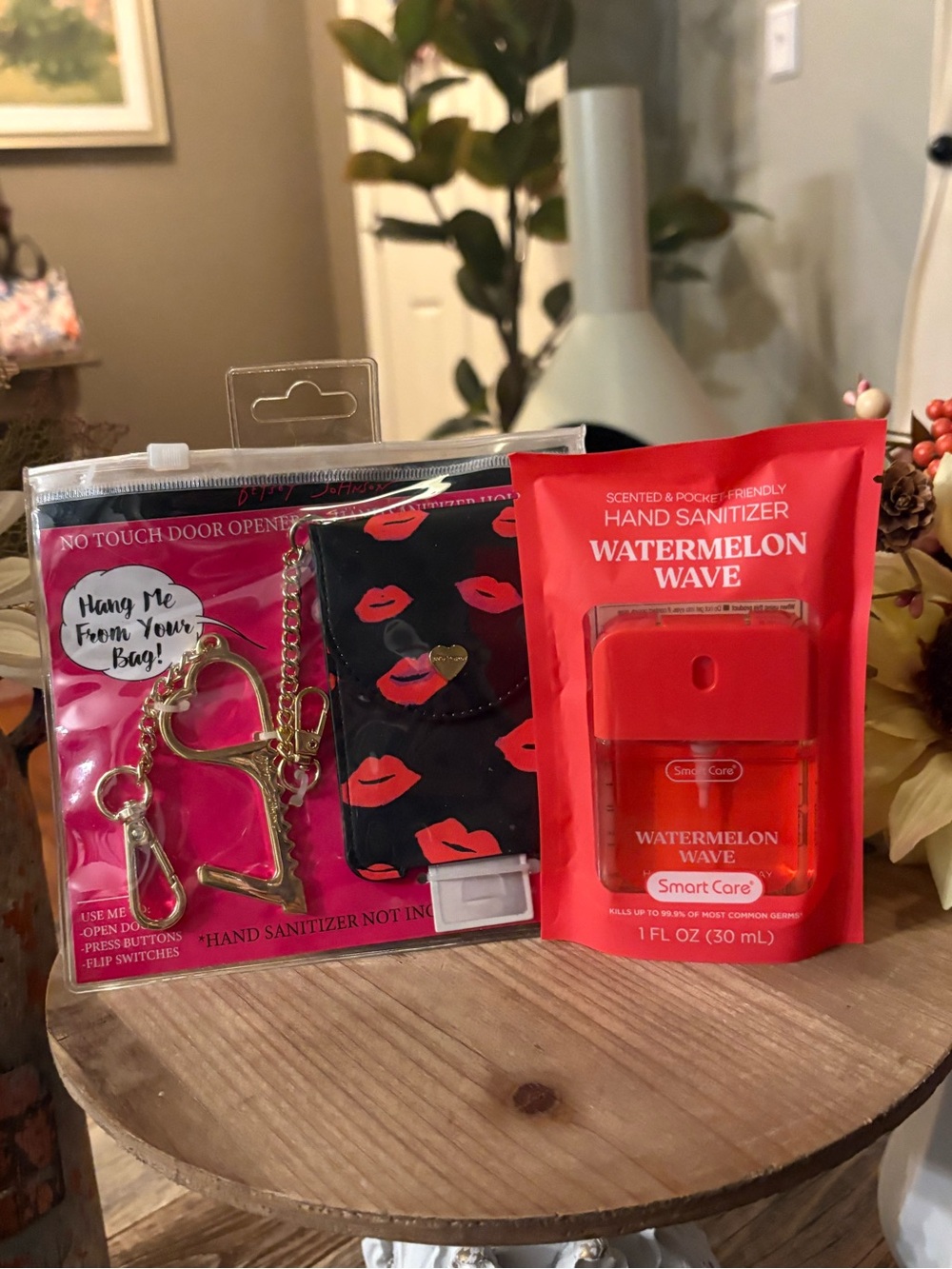 Betsey Johnson Lips Sanitizer Holder & Door Opener + Watermelon Spray - Picture 2 of 4
